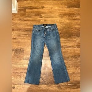 3/$15 Lucky Blue Jeans Low Rise 27R.    B1